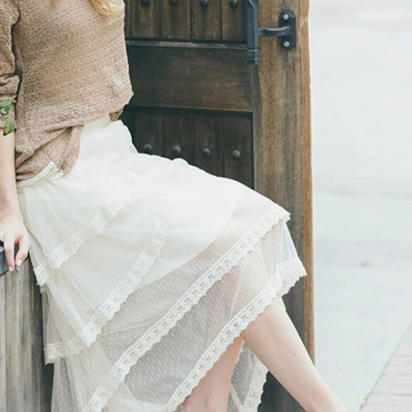 A'Reve Dresses & Skirts - NWT A'Reve Tiered Hi-Low Waterfall Lace Skirt